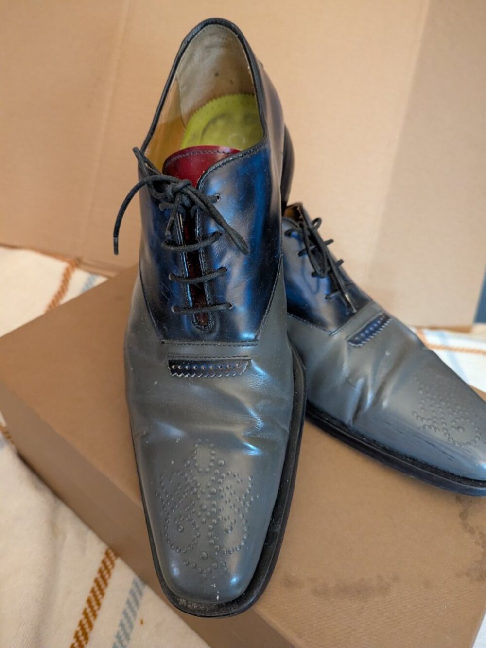OLIVER SWEENEY Oxford Mens Shoe Plain-Toe Oxford with a medallion/brogue 9.5